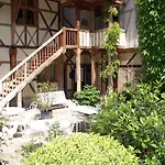 Le Champ Des Oiseaux & Hotel