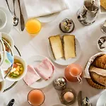 Le Champ Des Oiseaux & Hotel 4*