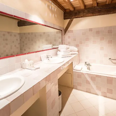 Le Champ Des Oiseaux & Hotel 4*