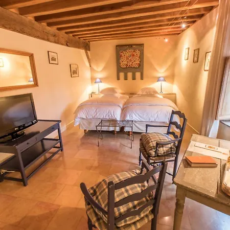 Le Champ Des Oiseaux & Hotel