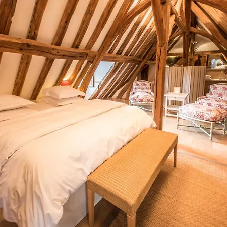 Le Champ Des Oiseaux & Hotel 4*