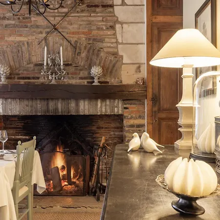 Le Champ Des Oiseaux & Hotel