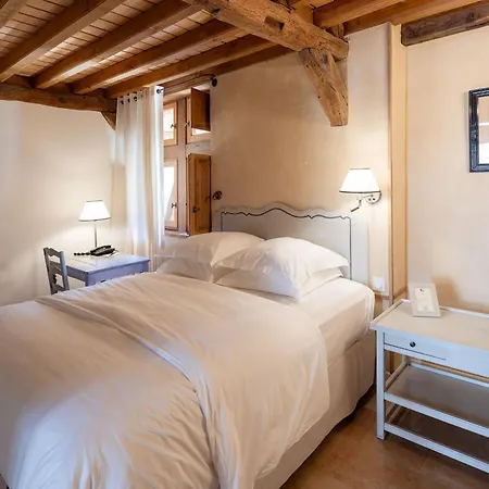 Le Champ Des Oiseaux & Troyes