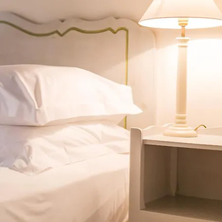 Le Champ Des Oiseaux & Hotel Troyes