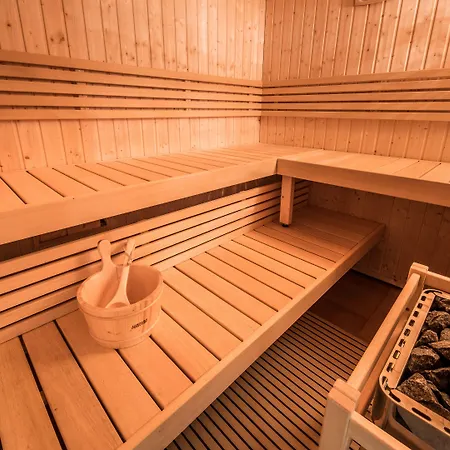 Отель Le Champ Des Oiseaux &