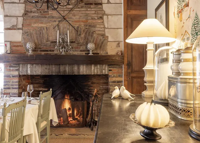 Le Champ Des Oiseaux & Hotel