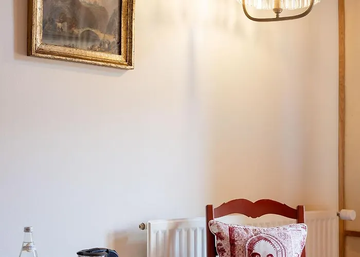 Le Champ Des Oiseaux & Hotel