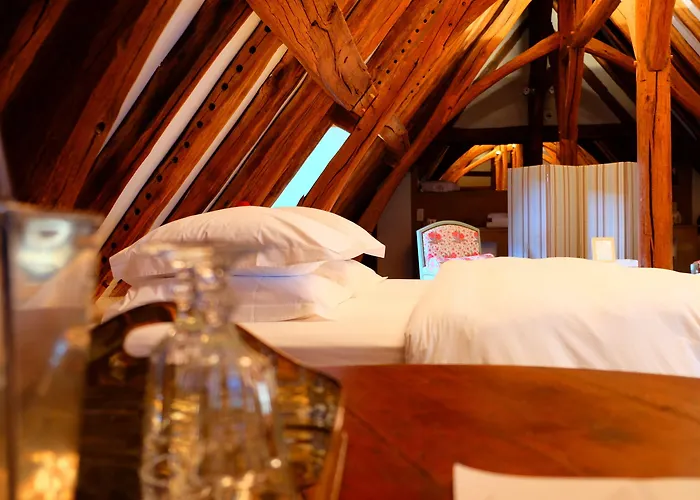 Le Champ Des Oiseaux & Hotel Troyes