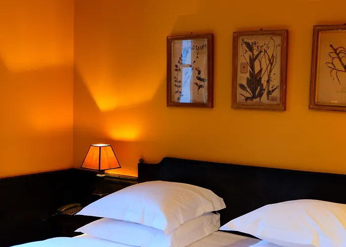 Hotel Le Champ Des Oiseaux & Troyes