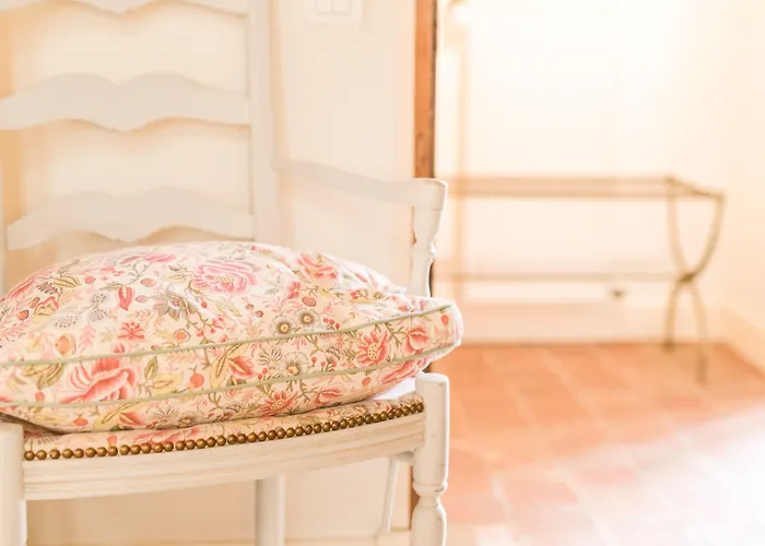 Le Champ Des Oiseaux & Hotel Troyes