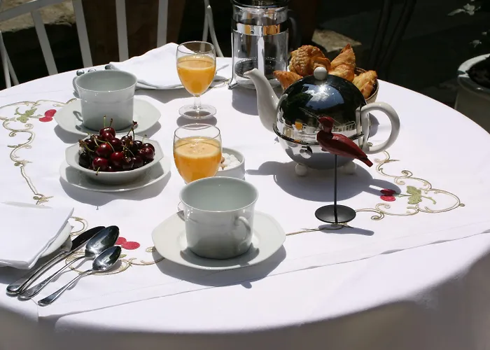 Le Champ Des Oiseaux & Hotel Troyes