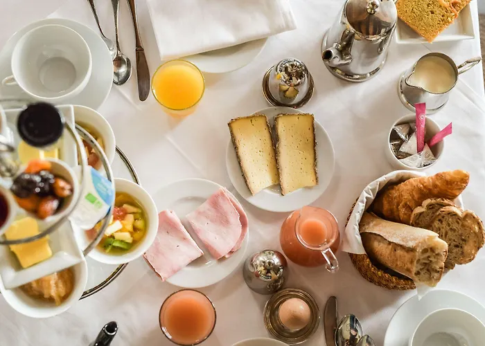 Le Champ Des Oiseaux & Hotel 4*