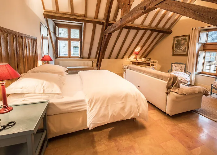 Le Champ Des Oiseaux & Hotel